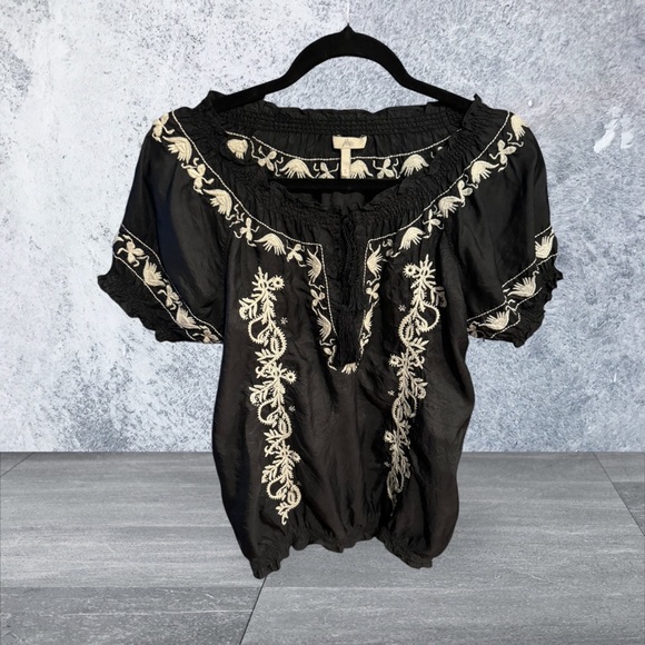 Joie White and Black Off-the-Shoulder Puff Sleeve Top - Picture 1 of 4